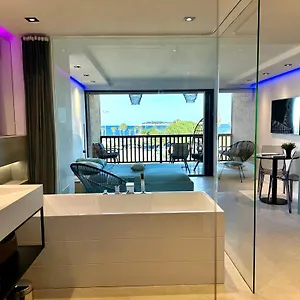 Neuf Climatisé - Vue Saint-tropez - 50m Et Port - Piscine Gassin