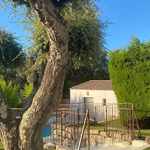 Le Cabanon De Val Bed & Breakfast